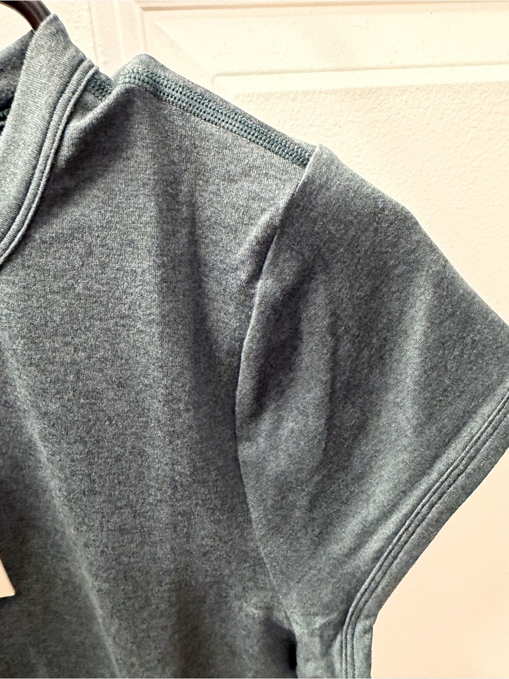Vuori Women’s Halo Baby Tee - Picture 3 of 5